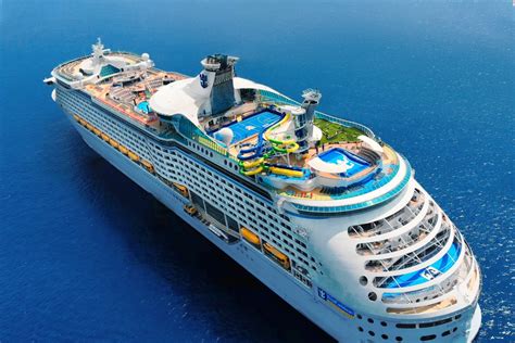 Voyager Of The Seas Cruise Ship .